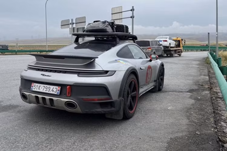 Porsche 911 Dakar cua dai gia Viet 