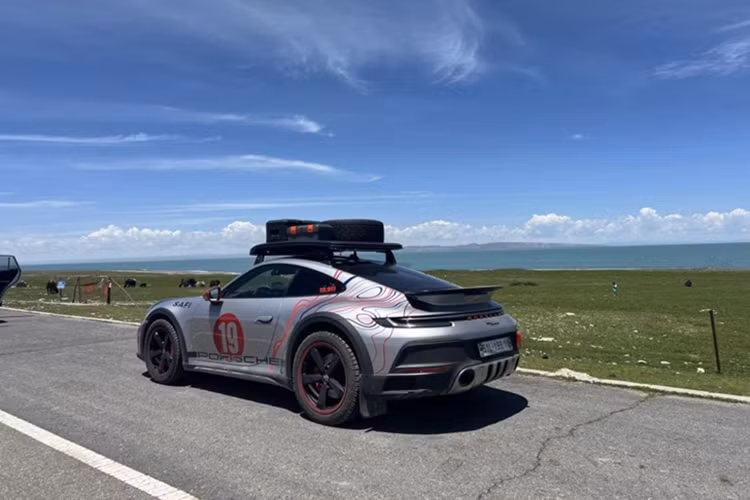 Porsche 911 Dakar cua dai gia Viet 