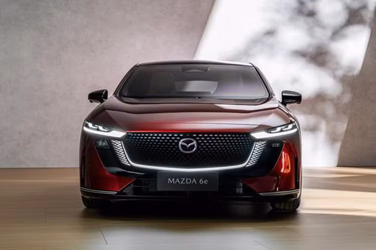 Mazda 6e EV 2025 trình làng tại châu Âu, chạy 555km/lần sạc - Hình 9 Mazda 6e EV 2025 trinh lang tai chau Au, chay 555km/lan sac-Hinh-9