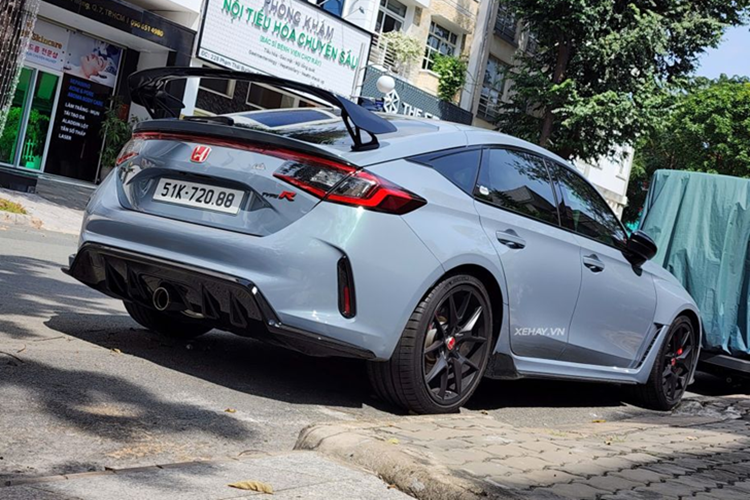 Honda Civic Type R của tay chơi Cường Đô La độ pô Mugen - Hình 7 Honda Civic Type R cua tay choi Cuong Do La do po Mugen-Hinh-7