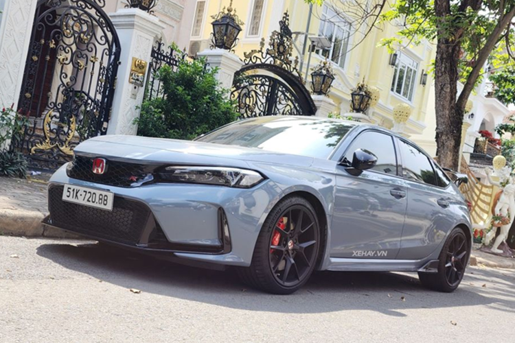 Honda Civic Type R của tay chơi Cường Đô La độ pô Mugen Honda Civic Type R cua tay choi Cuong Do La do po Mugen