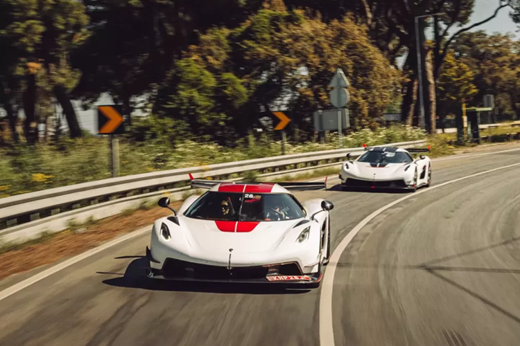 Ca dan sieu xe Koenigsegg trieu do tham du su kien dac biet