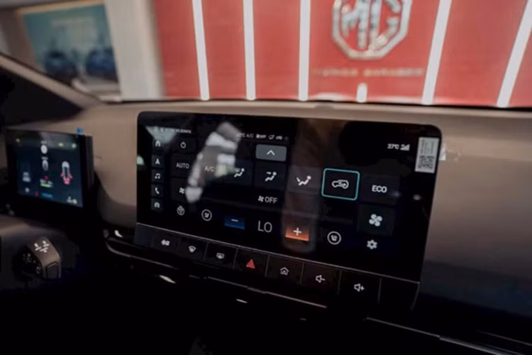 MG4 EV ế ẩm tại Việt Nam "hạ giá kịch sàn" gần 300 triệu - Hình 5 MG4 EV e am tai Viet Nam