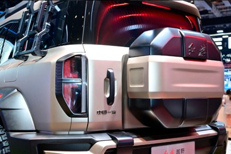 Hong Ky ra mat SUV dia hinh chay dien hang sang dau tien-Hinh-5