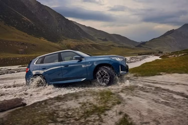 BMW X3 co ban truc co so dai de 