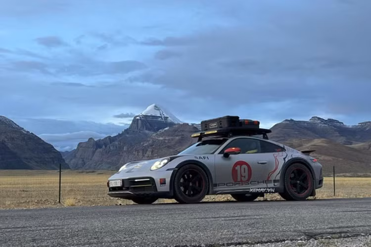 Porsche 911 Dakar của đại gia Hải Phòng chạm mốc 75.000 km - Hình 4 Porsche 911 Dakar cua dai gia Hai Phong cham moc 75.000 km-Hinh-4