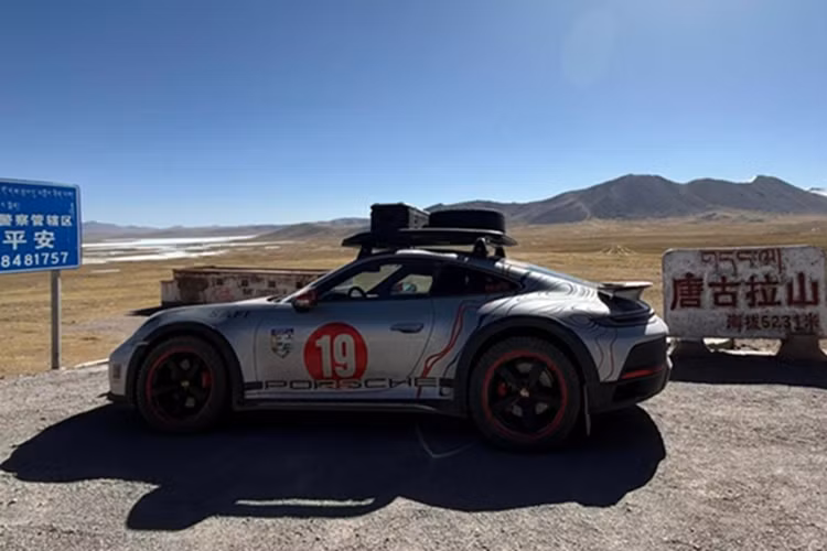 Porsche 911 Dakar của đại gia Hải Phòng chạm mốc 75.000 km - Hình 9 Porsche 911 Dakar cua dai gia Hai Phong cham moc 75.000 km-Hinh-9