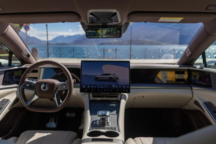 Sep BYD khoe - Denza Z9 GT “tot hon gap 10 lan” Mercedes, BMW-Hinh-4