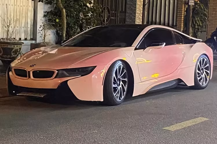 Sieu xe dinh dam Viet Nam mot thoi - BMW i8 