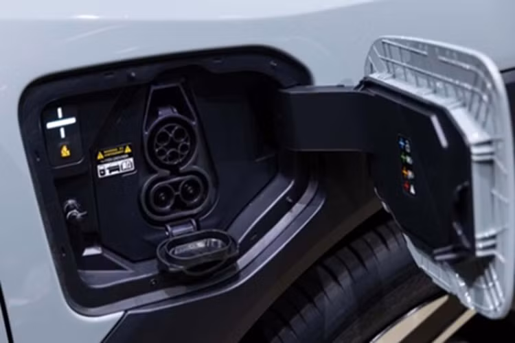 Can canh Kia EV4 2025 dien hien dai, tre trung vua ra mat-Hinh-10