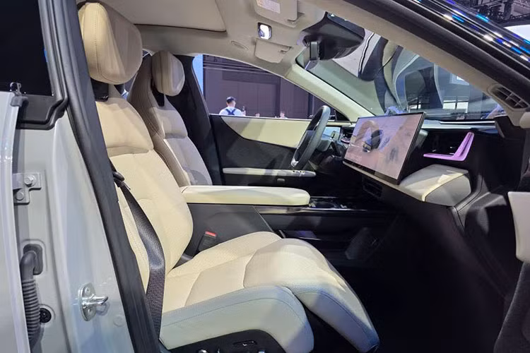 Tan thay Mazda EZ-60 2026 - SUV lai coupe ban hybrid thuan dien-Hinh-6