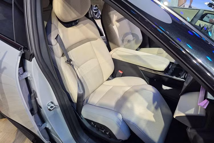 Tan thay Mazda EZ-60 2026 - SUV lai coupe ban hybrid thuan dien-Hinh-7