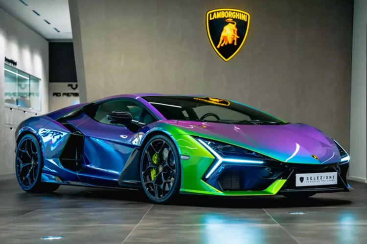 Lamborghini Revuelto mau son dac biet, co the len den 2 ty dong-Hinh-2