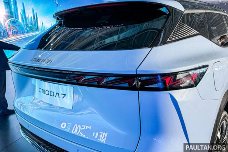 Omoda C7 PHEV 2025 - CUV cỡ C "ăn xăng" chỉ 4,89 lít/100km - Hình 8 Omoda C7 PHEV 2025 - CUV co C