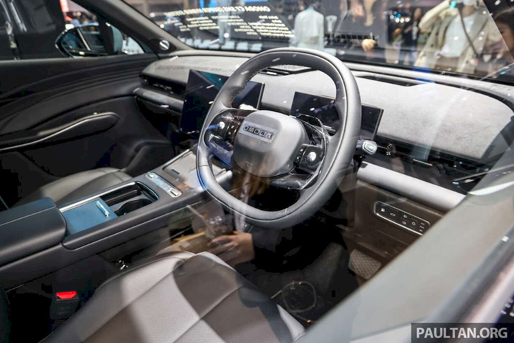 Omoda C7 PHEV 2025 - CUV cỡ C "ăn xăng" chỉ 4,89 lít/100km - Hình 4 Omoda C7 PHEV 2025 - CUV co C