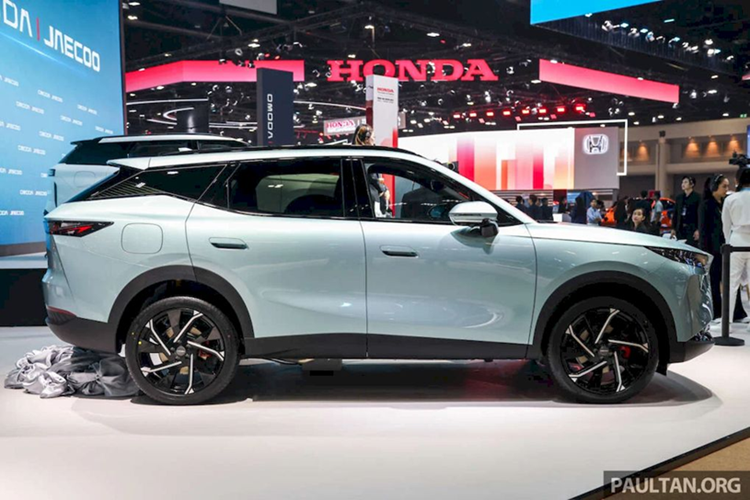 Omoda C7 PHEV 2025 - CUV cỡ C "ăn xăng" chỉ 4,89 lít/100km - Hình 2 Omoda C7 PHEV 2025 - CUV co C