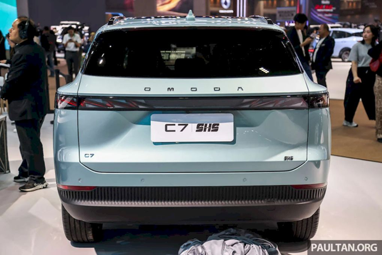Omoda C7 PHEV 2025 - CUV cỡ C "ăn xăng" chỉ 4,89 lít/100km - Hình 9 Omoda C7 PHEV 2025 - CUV co C