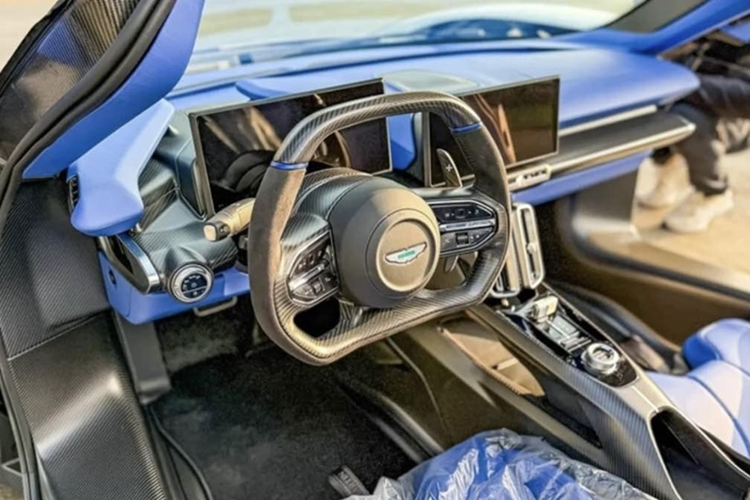 Aston Martin Valhalla trieu do lan banh tren pho sau 6 nam ra mat-Hinh-8