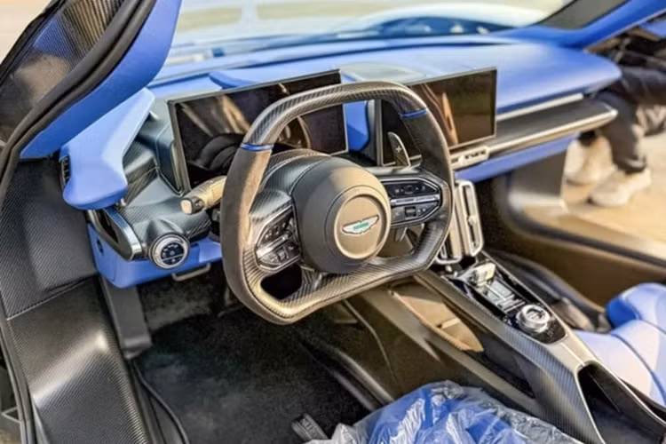 Aston Martin Valhalla trieu do lan banh tren pho sau 6 nam ra mat-Hinh-8