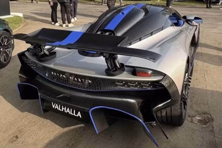 Aston Martin Valhalla trieu do lan banh tren pho sau 6 nam ra mat-Hinh-3
