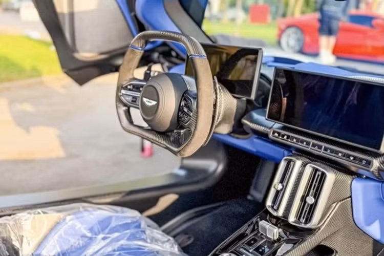 Aston Martin Valhalla trieu do lan banh tren pho sau 6 nam ra mat-Hinh-7