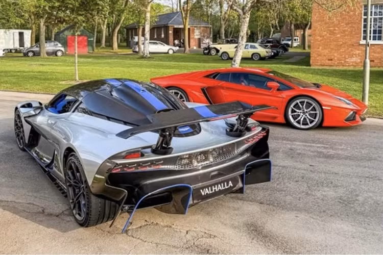 Aston Martin Valhalla trieu do lan banh tren pho sau 6 nam ra mat-Hinh-11