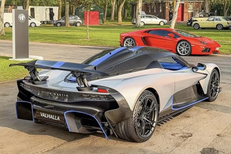 Aston Martin Valhalla trieu do lan banh tren pho sau 6 nam ra mat-Hinh-5