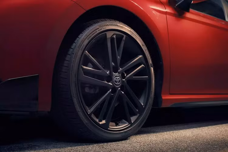 Chi tiet Toyota Camry Nightshade Edition 2026 moi vua ra mat-Hinh-3