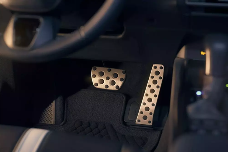 Chi tiet Toyota Camry Nightshade Edition 2026 moi vua ra mat-Hinh-7