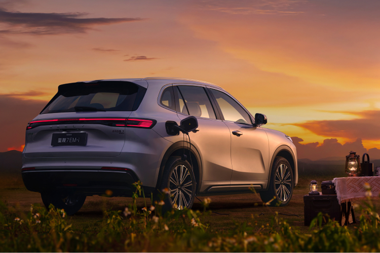 Geely Galaxy Starship 7 EM-i “đắt như tôm tươi“ tại Trung Quốc - Hình 8 Geely Galaxy Starship 7 EM-i “dat nhu tom tuoi“ tai Trung Quoc-Hinh-8