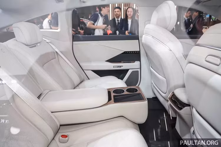 Toyota bZ7 - ôtô điện Nhật Bản công nghệ của Trung Quốc ra mắt - Hình 7 Toyota bZ7 - oto dien Nhat Ban cong nghe cua Trung Quoc ra mat-Hinh-7