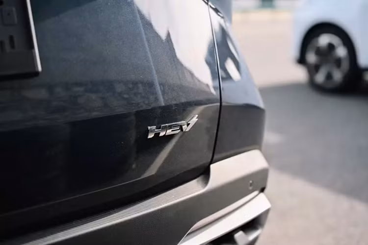 Can canh Omoda C5 HEV chay 1.000km/binh xang sap ve Viet Nam?-Hinh-5