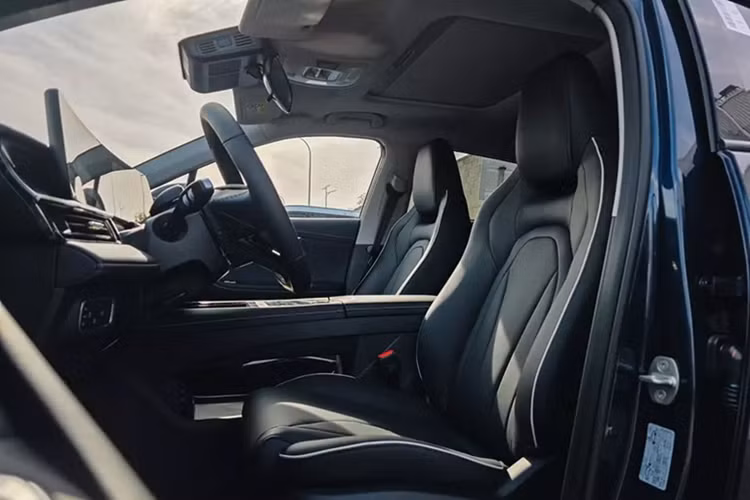 Can canh Omoda C5 HEV chay 1.000km/binh xang sap ve Viet Nam?-Hinh-9