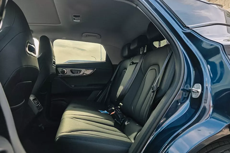 Cận cảnh Omoda C5 HEV chạy 1.000km/bình xăng sắp về Việt Nam? - Hình 10 Can canh Omoda C5 HEV chay 1.000km/binh xang sap ve Viet Nam?-Hinh-10