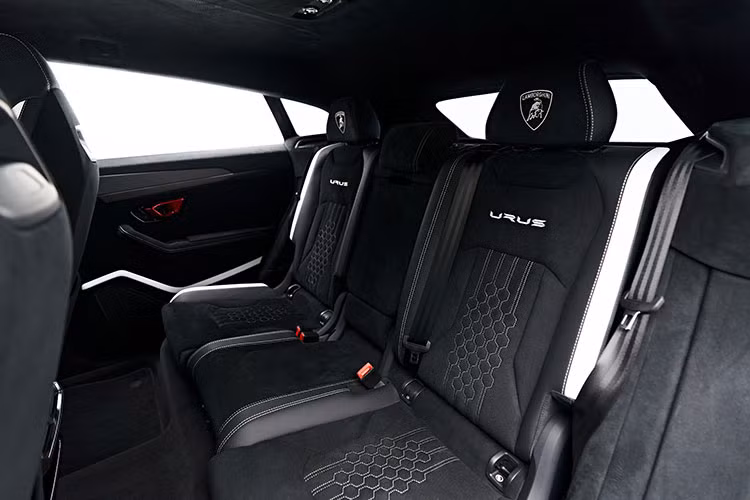Lamborghini Urus hon 16 ty 