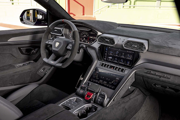 Lamborghini Urus hon 16 ty 