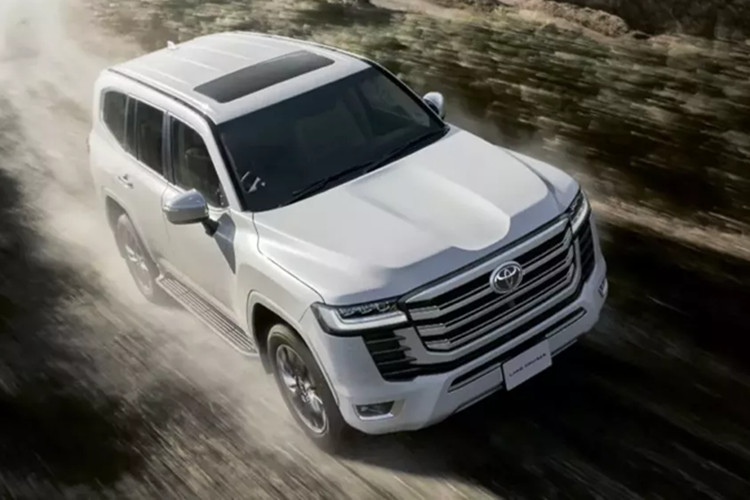Toyota Land Cruiser LC300 2025 tu 893 trieu, chua ban da 