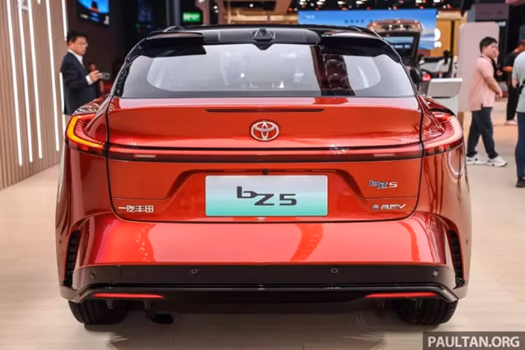Can canh Toyota bZ5 tu 455 trieu dong, tam hoat dong 630 km-Hinh-4