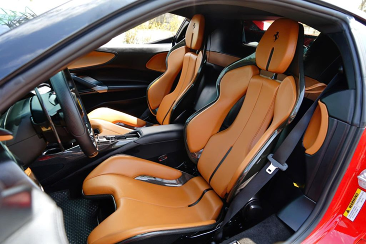 Ferrari SF90 Stradale tung cua chong cu Le Quyen tiep tuc rao ban-Hinh-5
