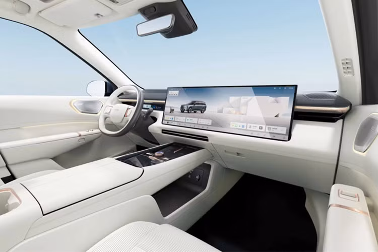 Lynk & Co 900 chạy 280km "không ăn xăng" giá hơn 1 tỷ đồng - Hình 5 Lynk & Co 900 chay 280km