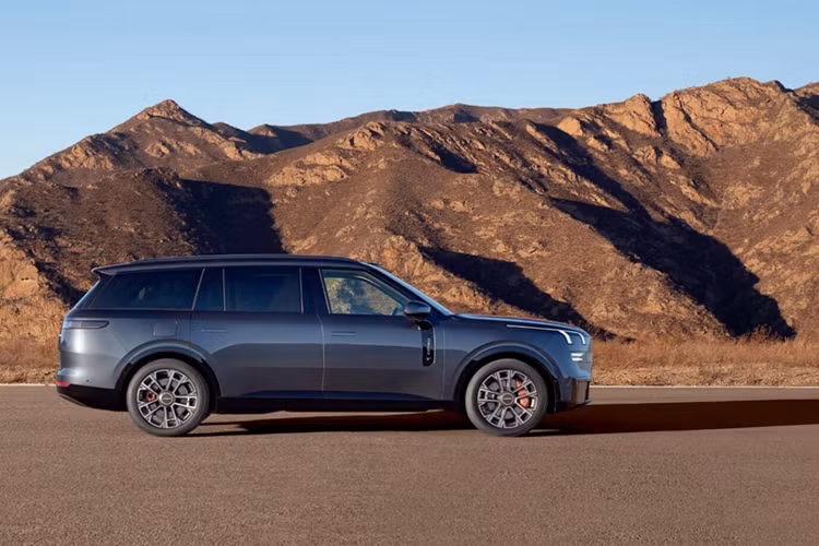 Lynk & Co 900 chạy 280km "không ăn xăng" giá hơn 1 tỷ đồng - Hình 11 Lynk & Co 900 chay 280km