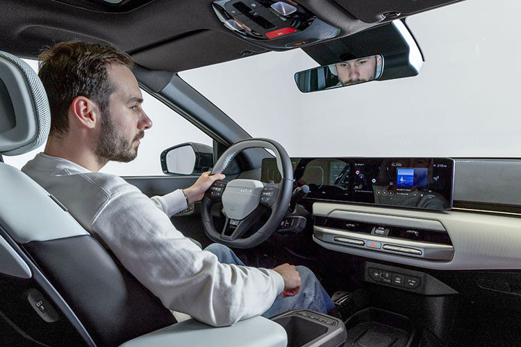 Kia EV4 hatchback va sedan - “mon la” cho thi truong oto dien-Hinh-8