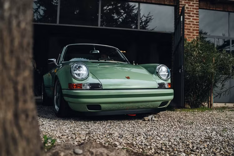 Porsche 911 993 cổ của hãng độ Lab Eleven tốn 4.000 giờ - Hình 5 Porsche 911 993 co cua hang do Lab Eleven ton 4.000 gio-Hinh-5