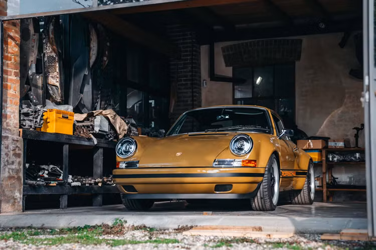 Porsche 911 993 cổ của hãng độ Lab Eleven tốn 4.000 giờ - Hình 2 Porsche 911 993 co cua hang do Lab Eleven ton 4.000 gio-Hinh-2