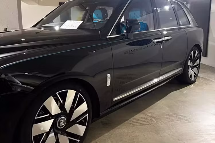 Rolls-Royce Cullinan Series II sieu sang “xach tay” sap ve Viet Nam-Hinh-2