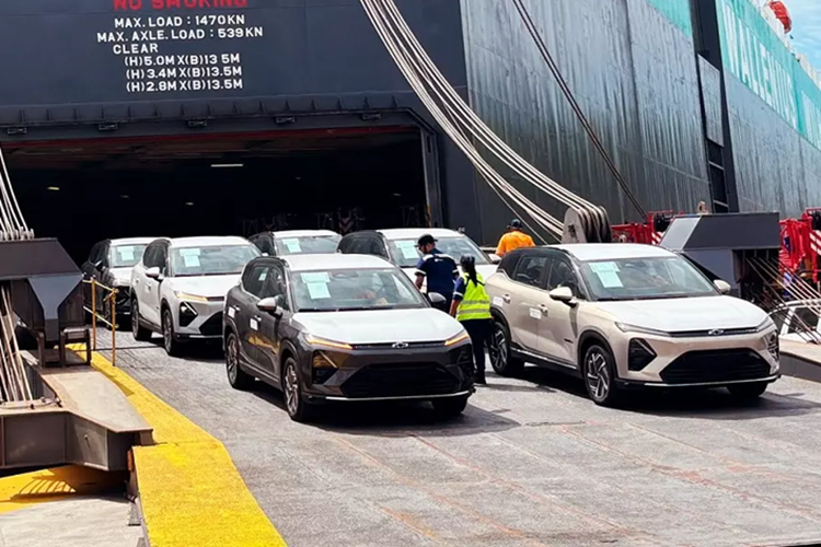 Chevrolet Captiva 2025 ra mat - xe dien My cong nghe 