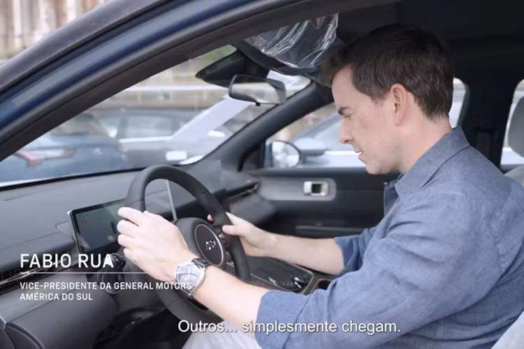 Chevrolet Captiva 2025 ra mat - xe dien My cong nghe 