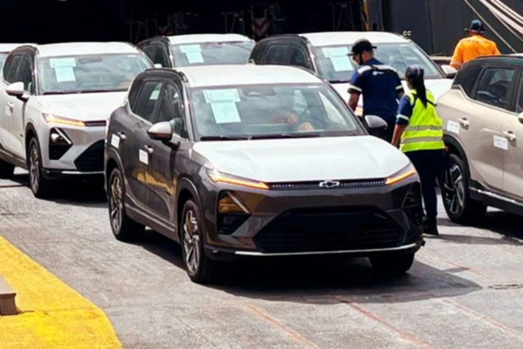 Chevrolet Captiva 2025 ra mat - xe dien My cong nghe 