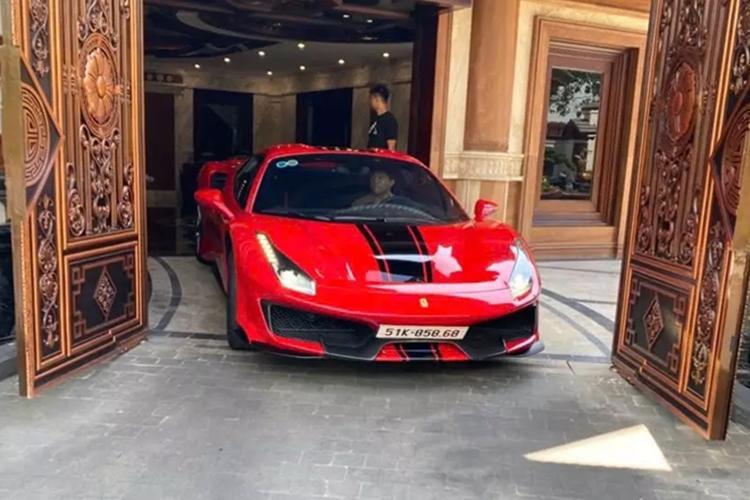 Garage oto tram ty cua dai gia Hoang Kim Khanh “sach bong” sieu xe-Hinh-5