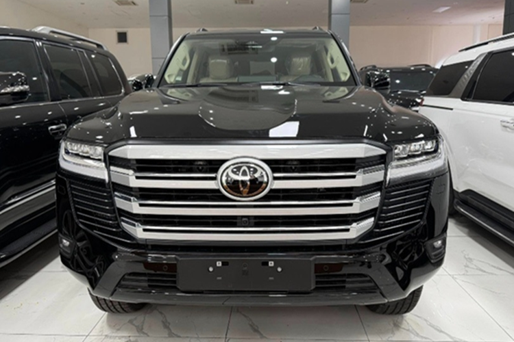 Toyota Land Cruiser 2025 “bang xuong bang thit